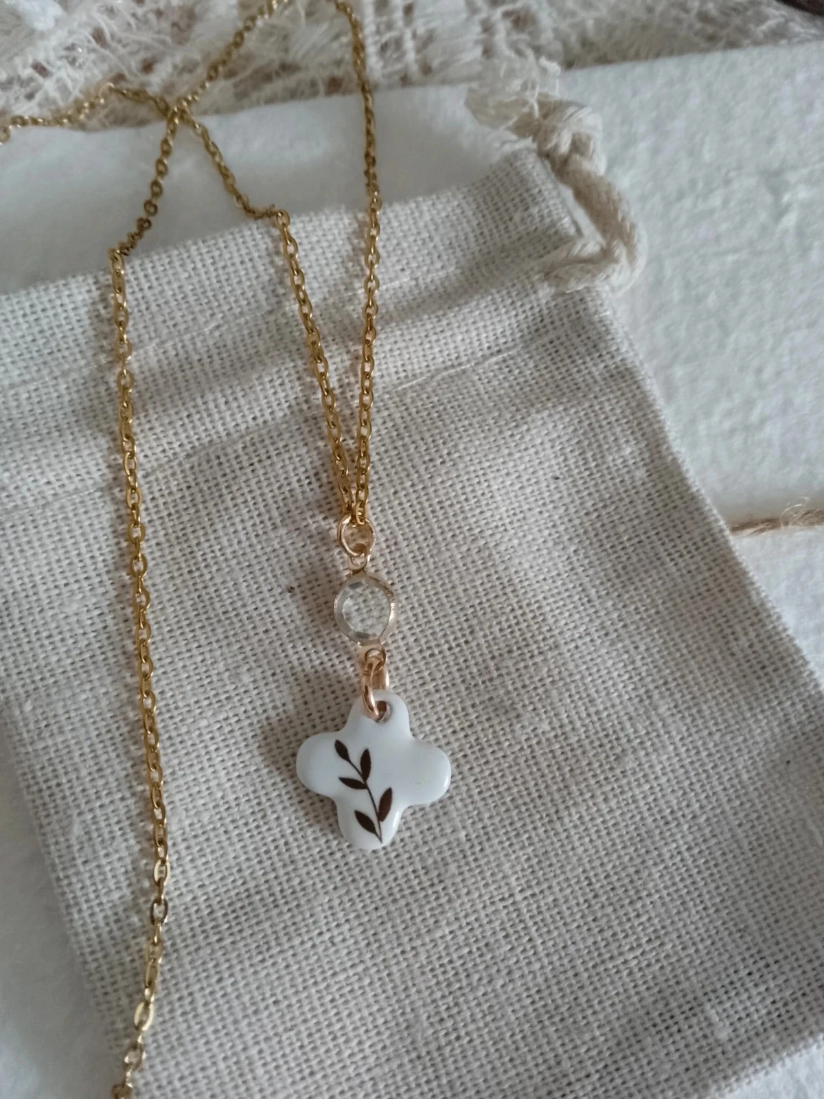 Clover porcelain and rock crystal stone necklace – photo 5